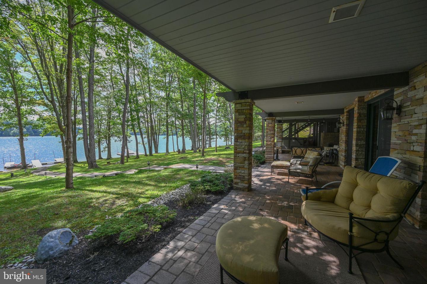 1931 Lake Shore Dr Property Photo 16