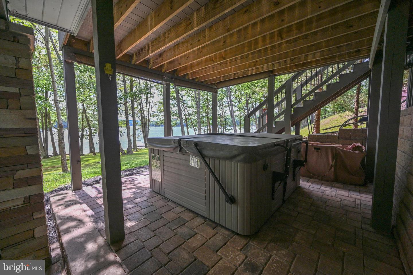 1931 Lake Shore Dr Property Photo 21