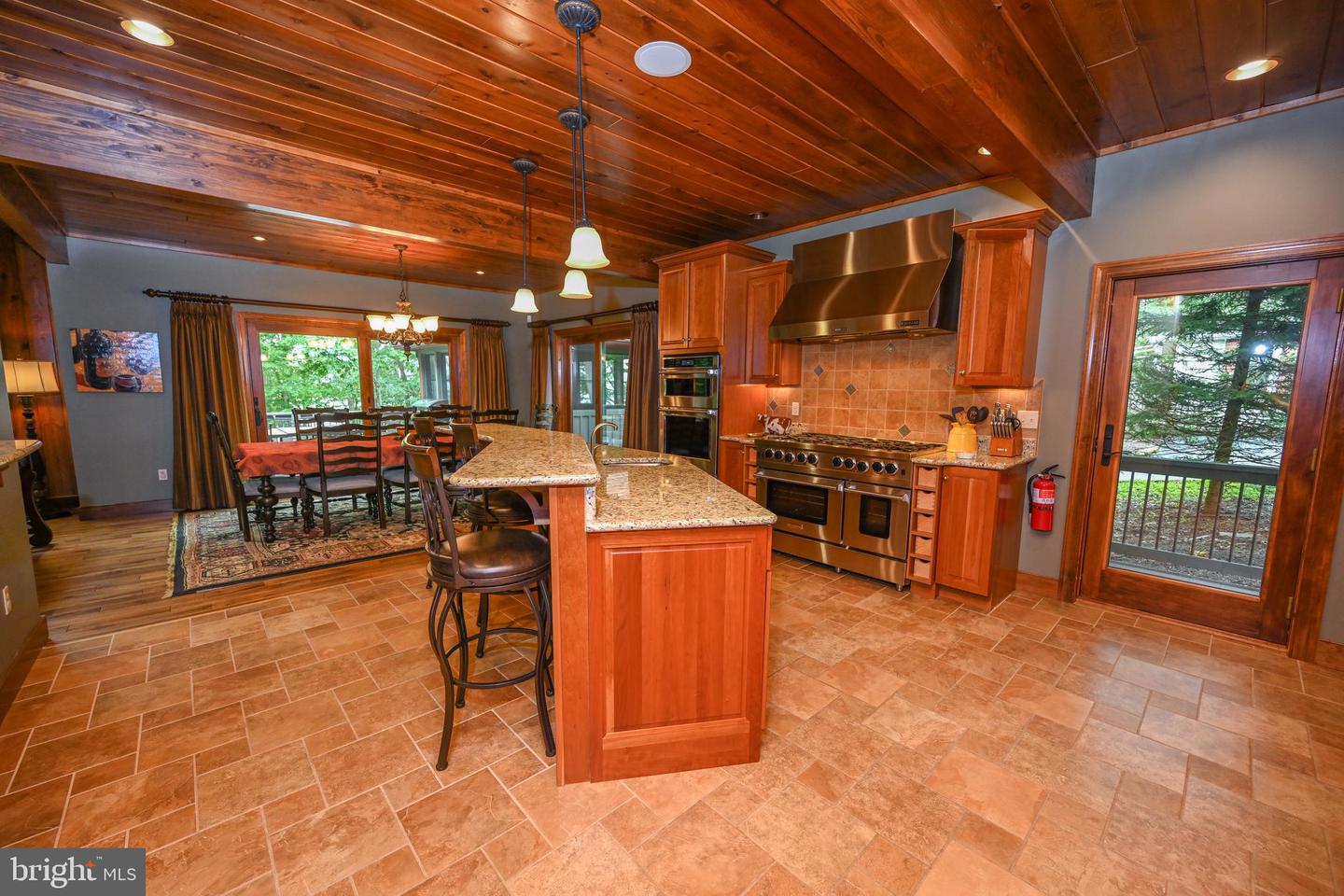 1931 Lake Shore Dr Property Photo 36