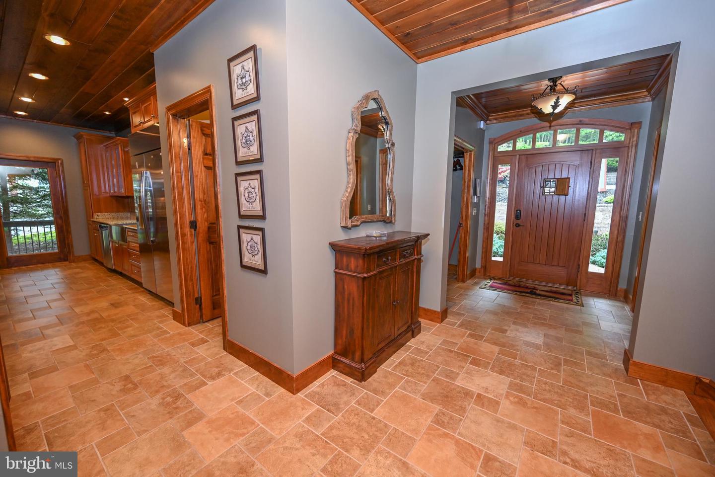 1931 Lake Shore Dr Property Photo 43