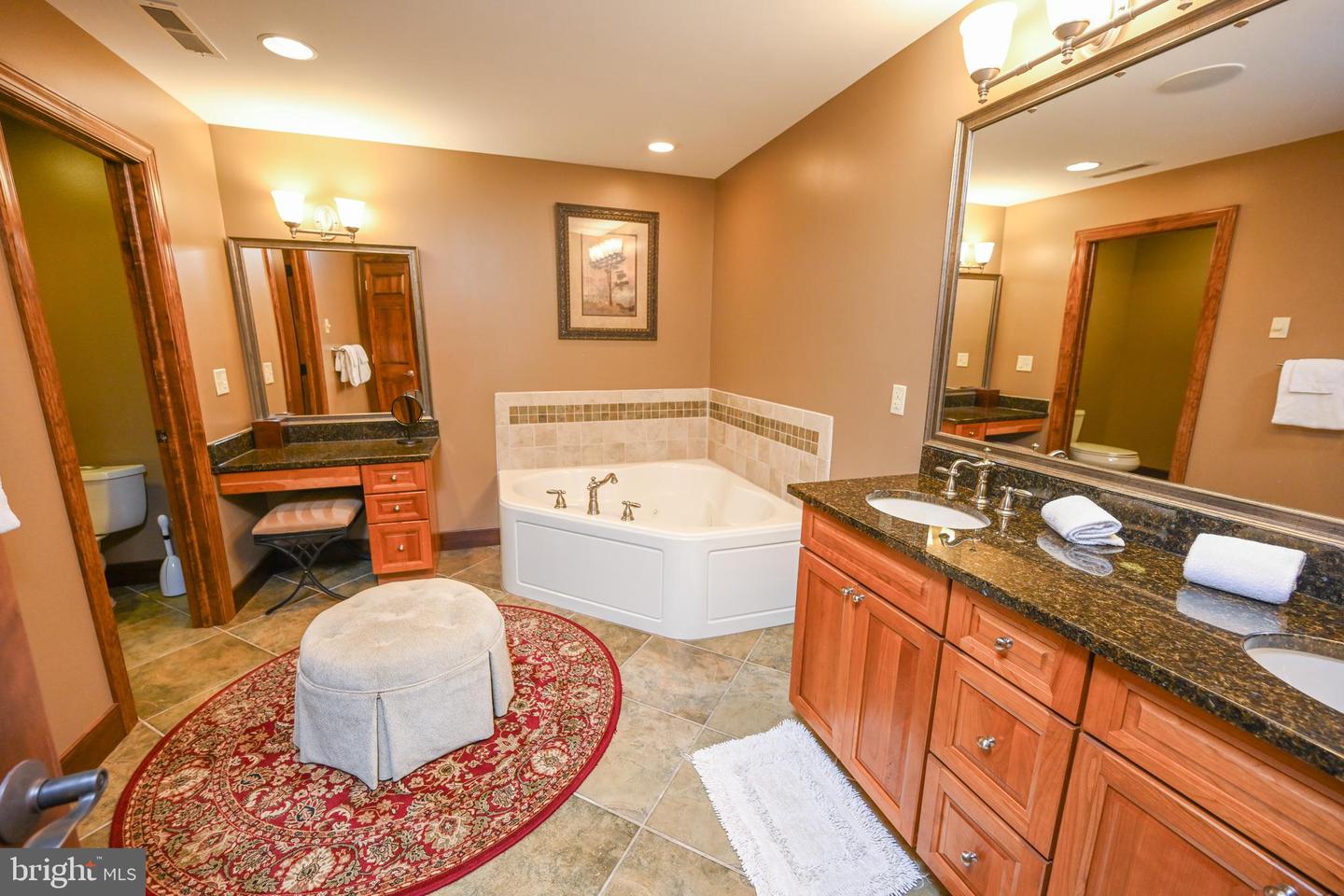 1931 Lake Shore Dr Property Photo 70