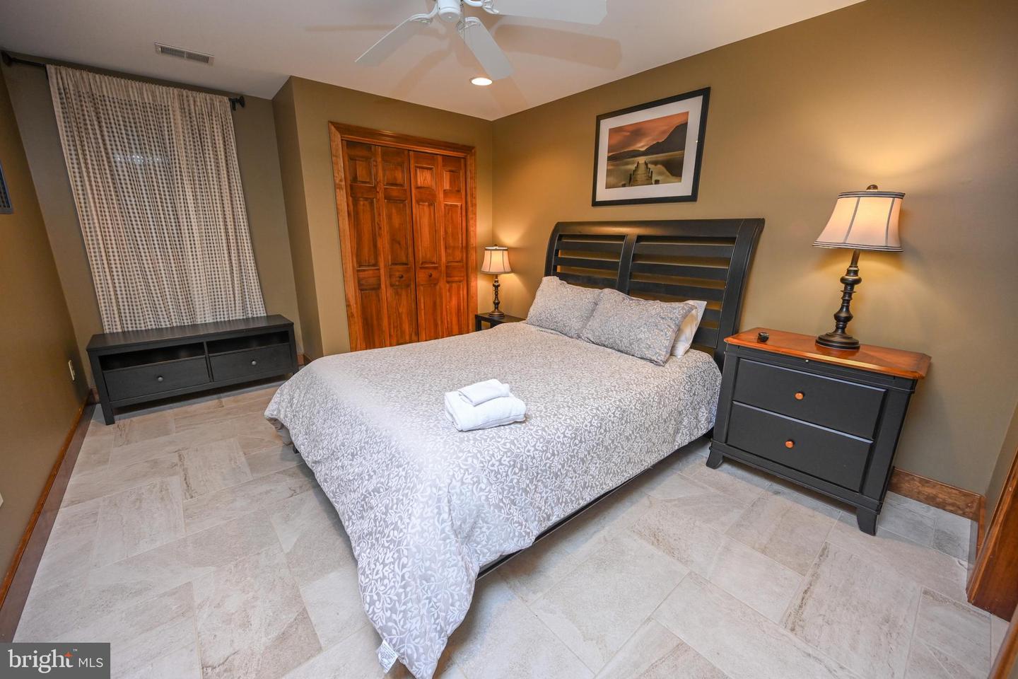 1931 Lake Shore Dr Property Photo 79