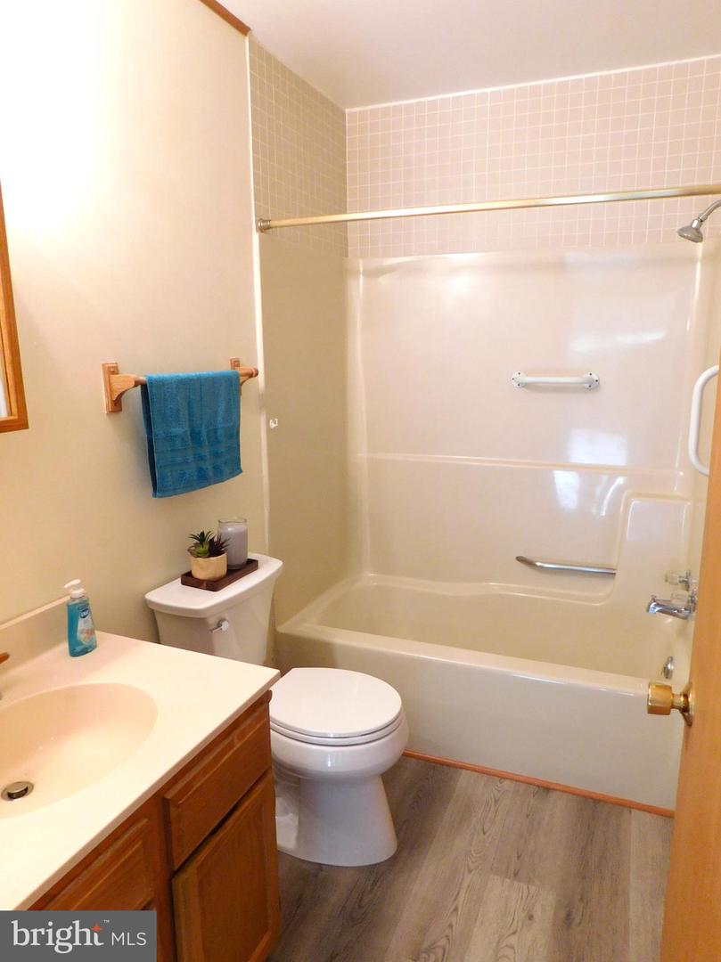 5 Laurel Brook Dr #5 Property Photo 18