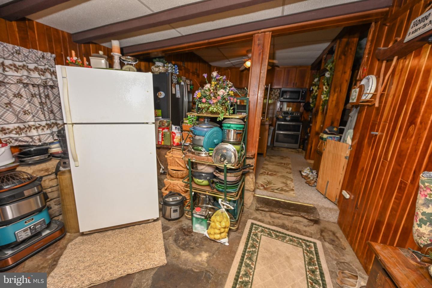 2527 Pigs Ear Rd Property Photo 14