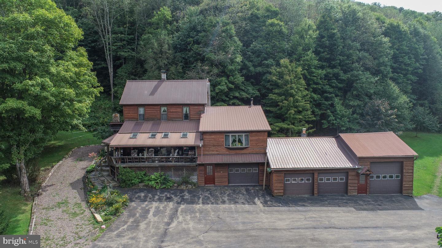 2527 Pigs Ear Rd Property Photo 8