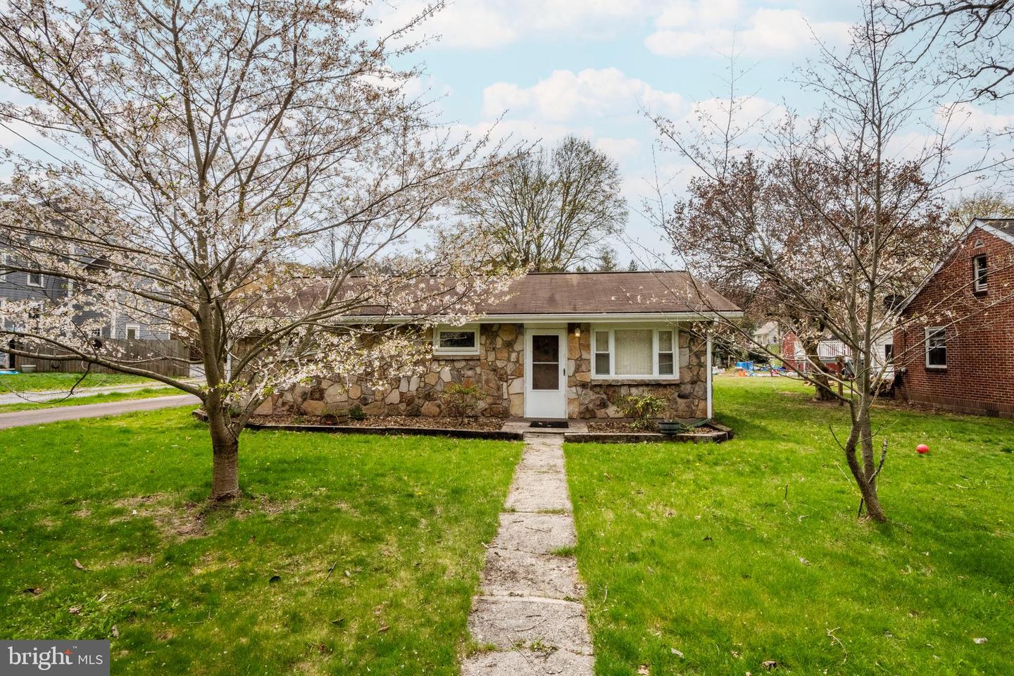 117 Walnut St Property Photo 2