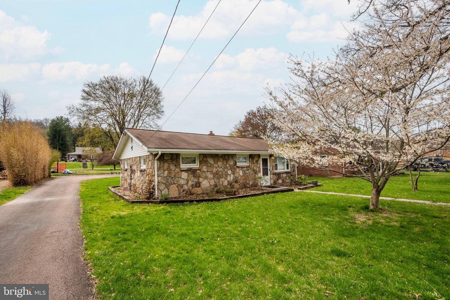 117 Walnut St Property Photo 3