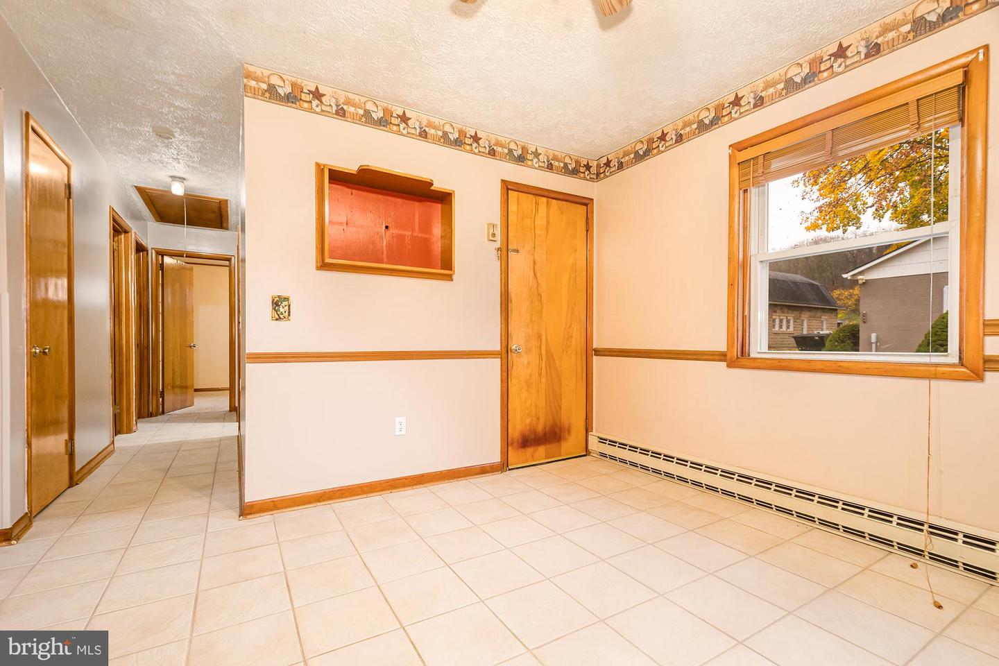 117 Walnut St Property Photo 14