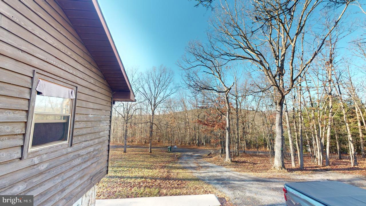 202 Deerfield Dr Property Photo 8