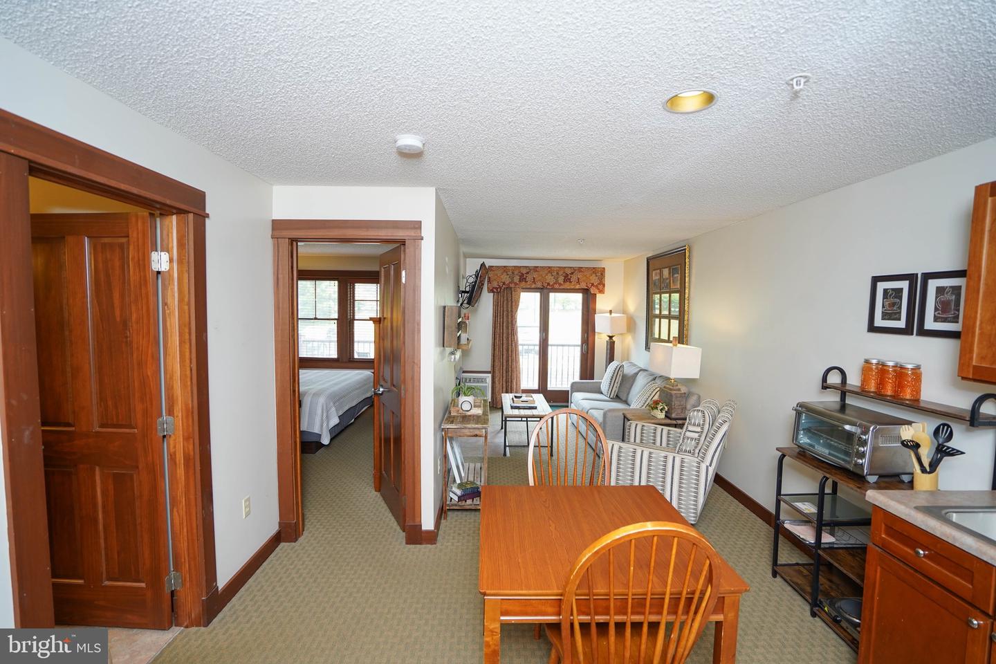 565 Glendale Rd #212a Property Photo 5
