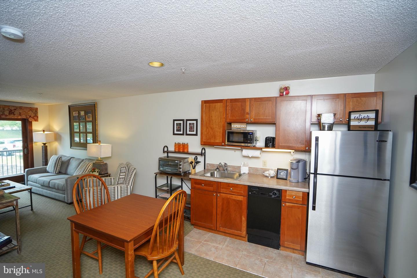 565 Glendale Rd #212a Property Photo 6