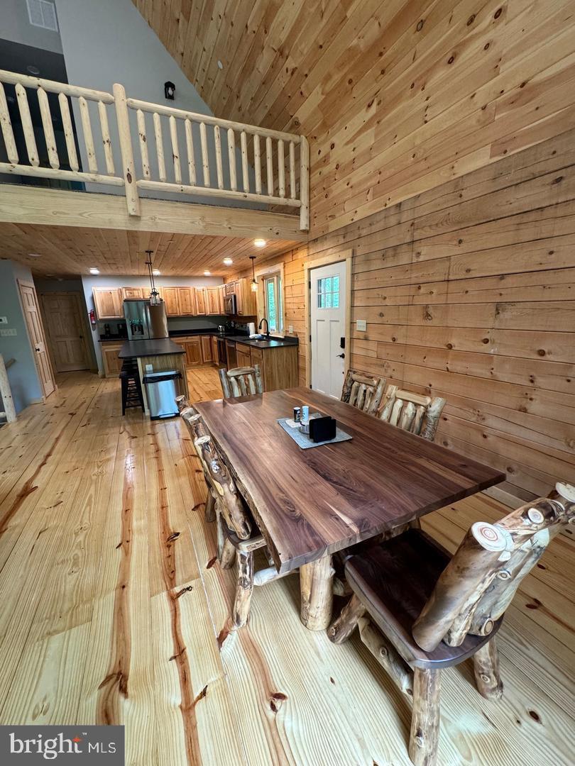 550 Fern Loop Property Photo 8
