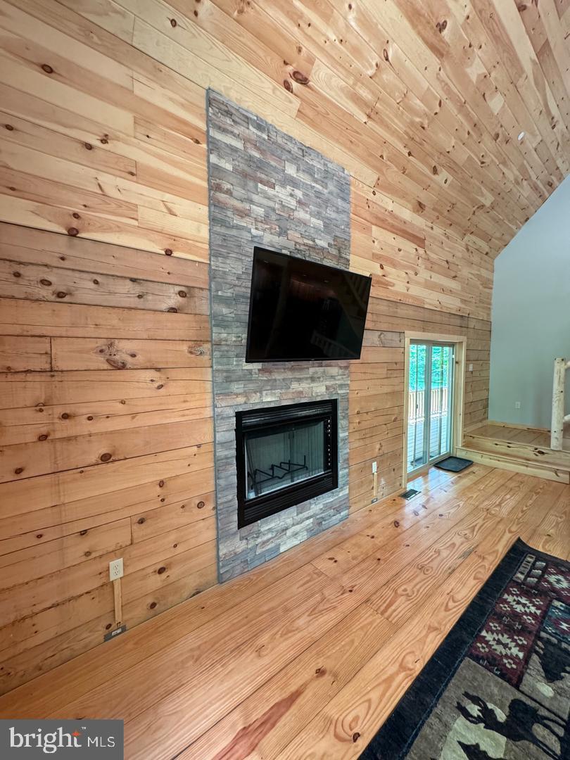 550 Fern Loop Property Photo 11