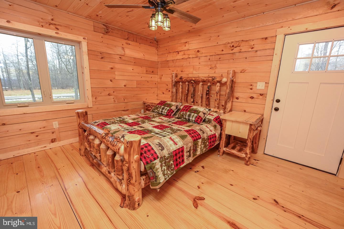 550 Fern Loop Property Photo 13