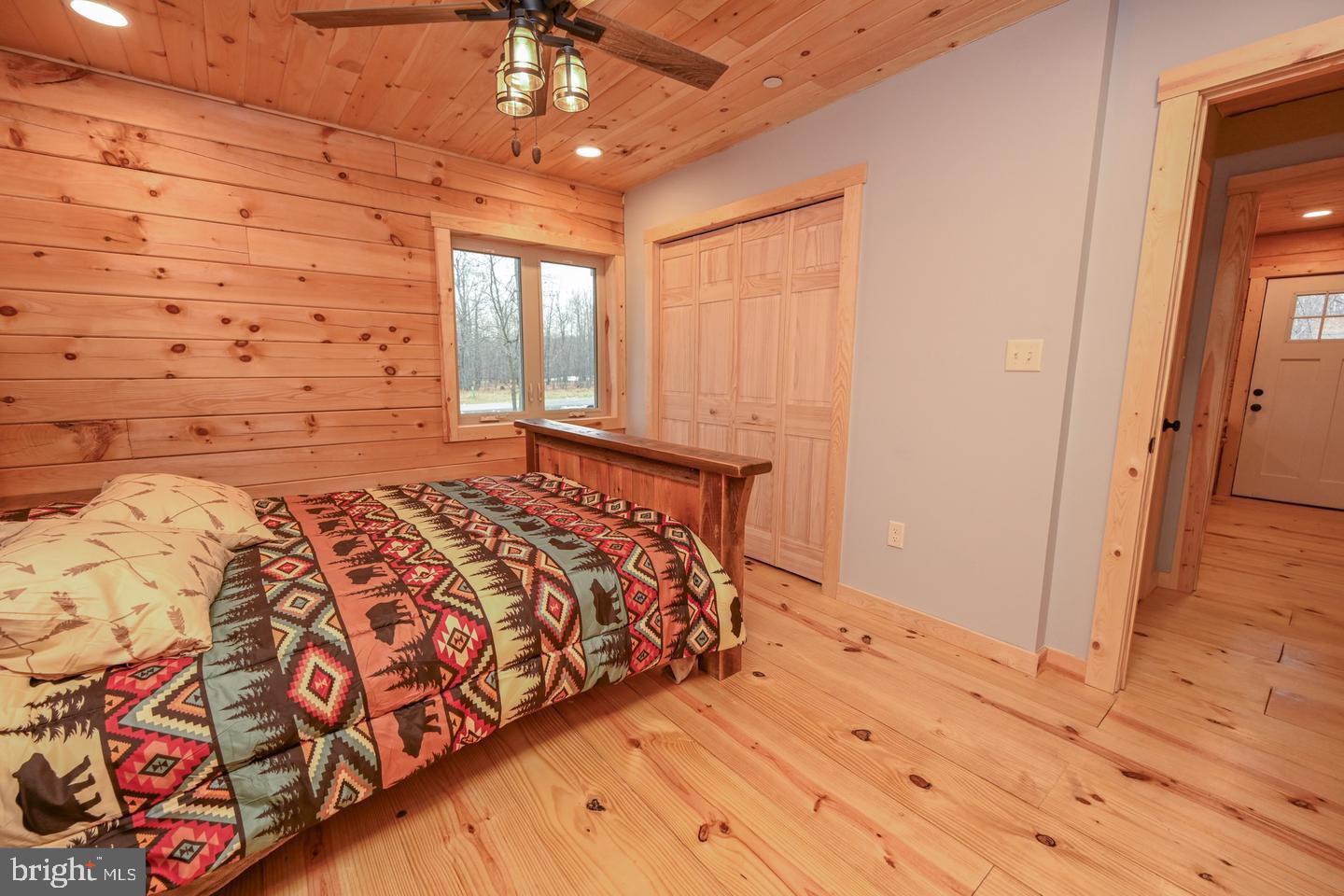 550 Fern Loop Property Photo 14