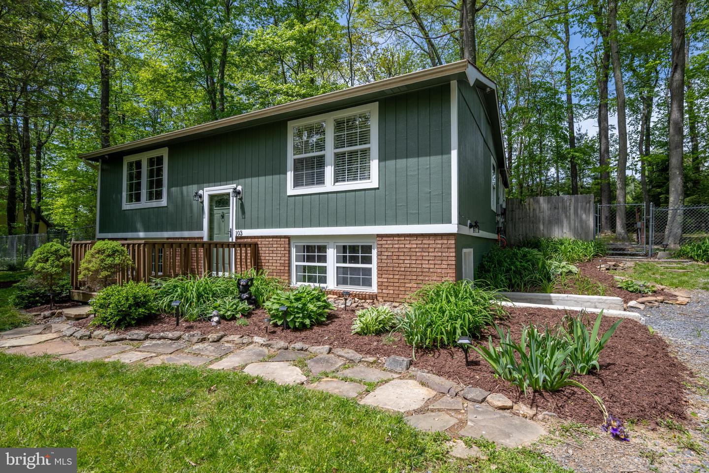 103 Sugar Maple Ln Property Photo 1