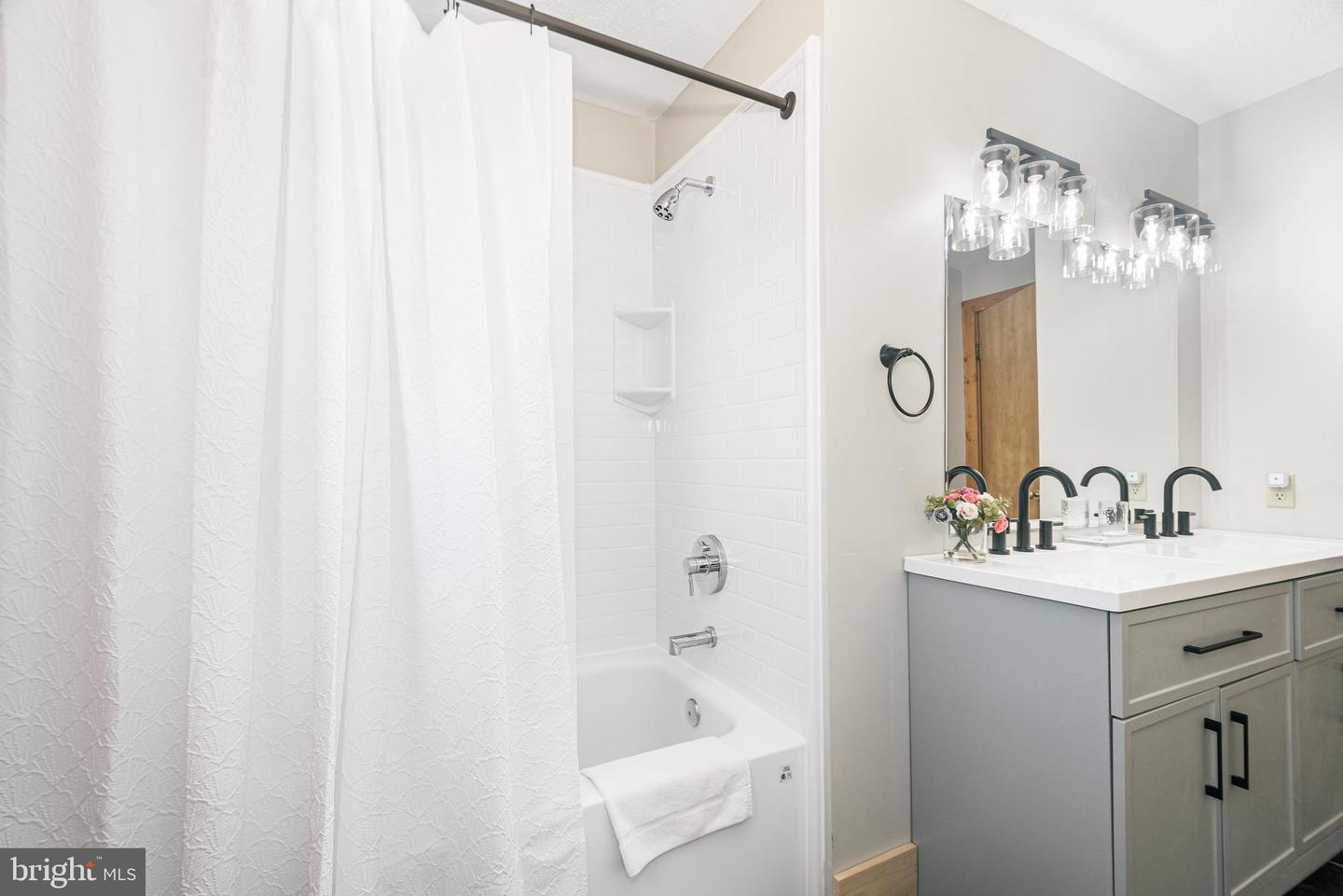 127 Paradise Hts Property Photo 40