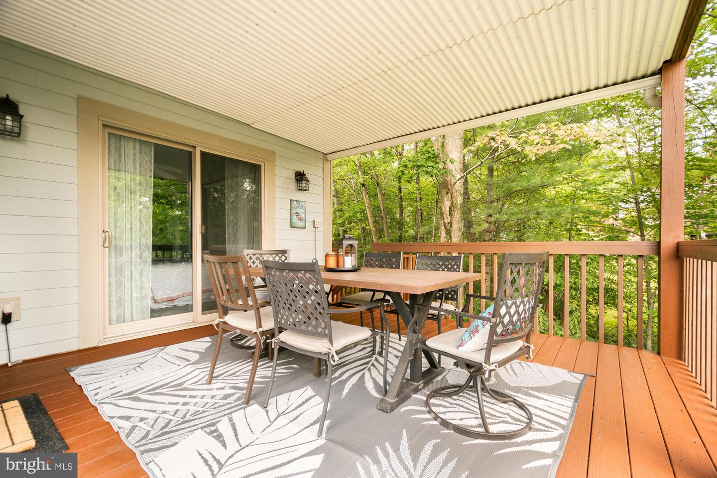 25 Silver Tree Ln Property Photo 8