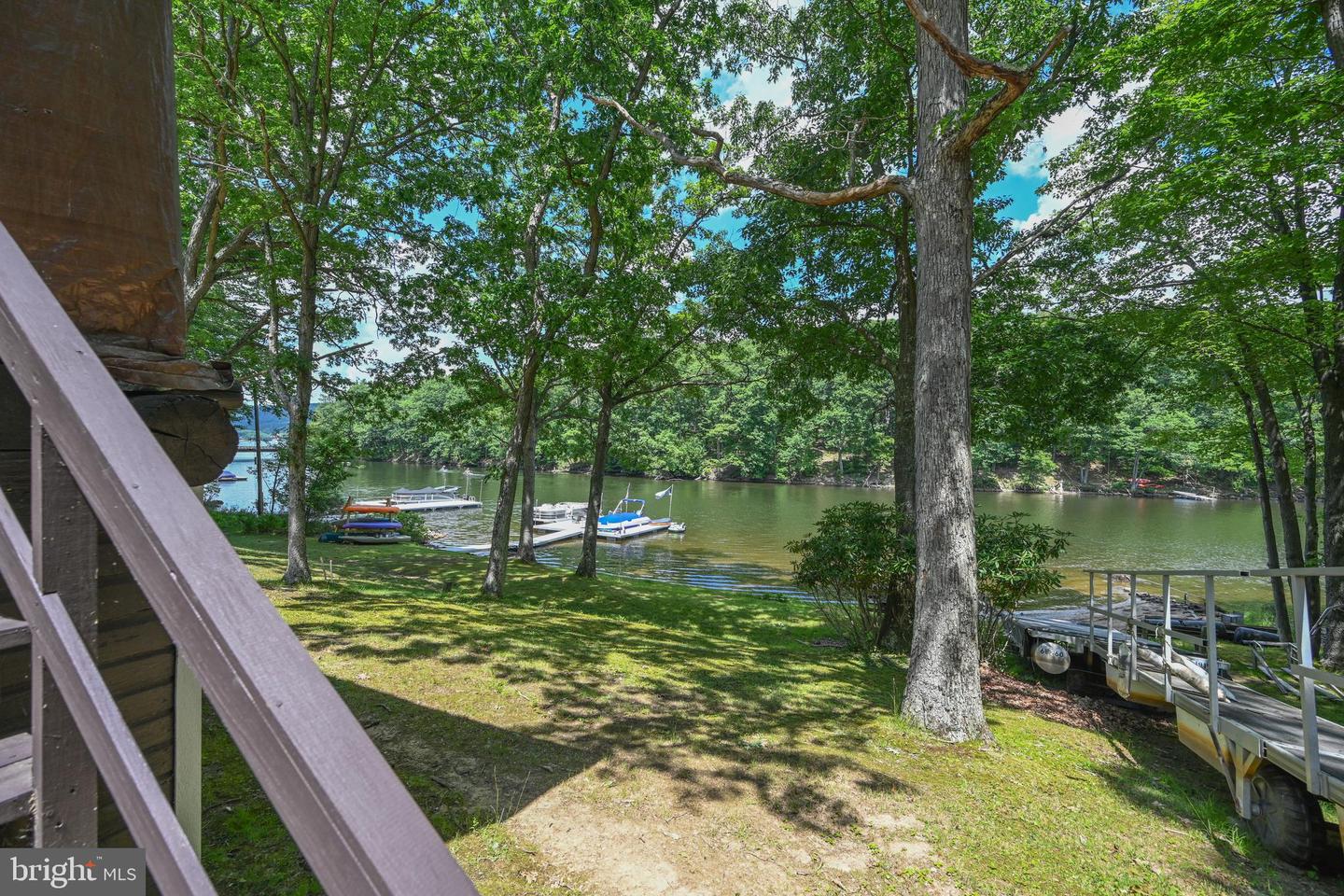 179 Laurel Ln Property Photo 10