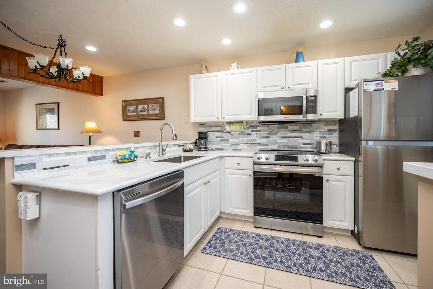 257 Marsh Hill Rd #10 Property Photo 6