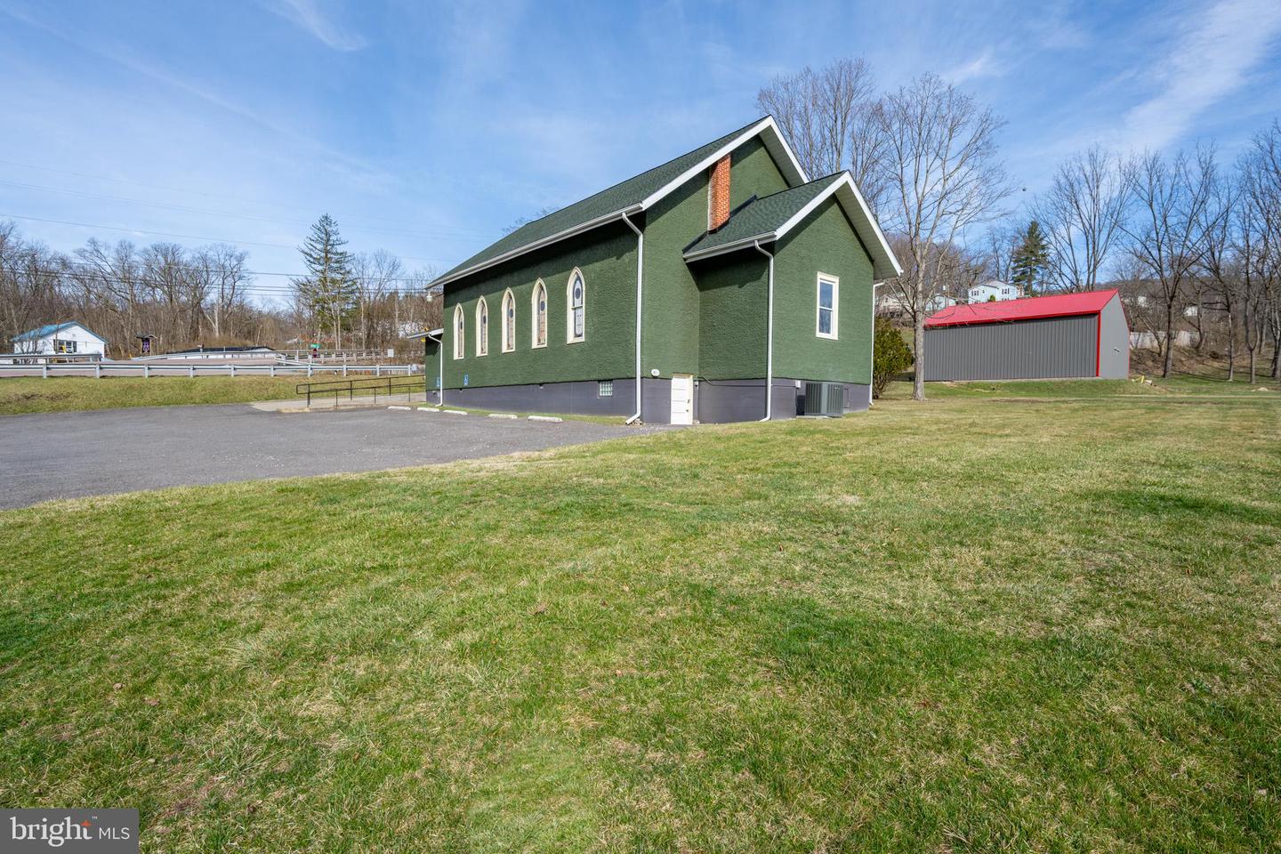 931 State St Property Photo 3