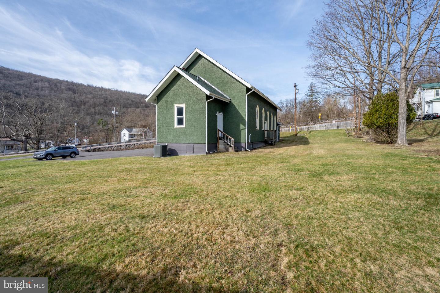 931 State St Property Photo 4