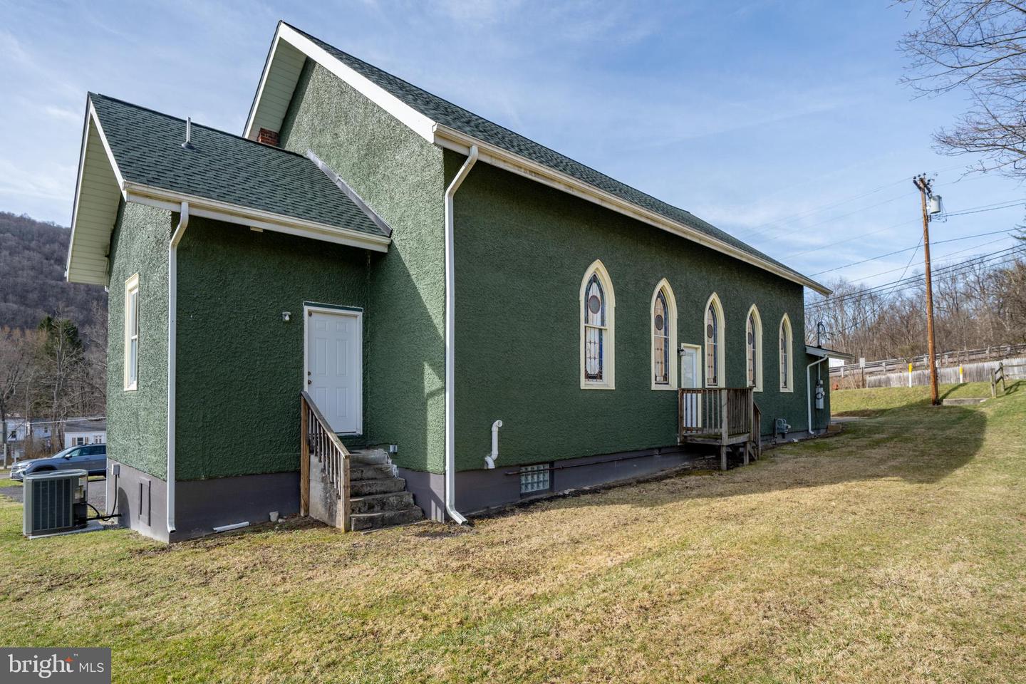 931 State St Property Photo 5