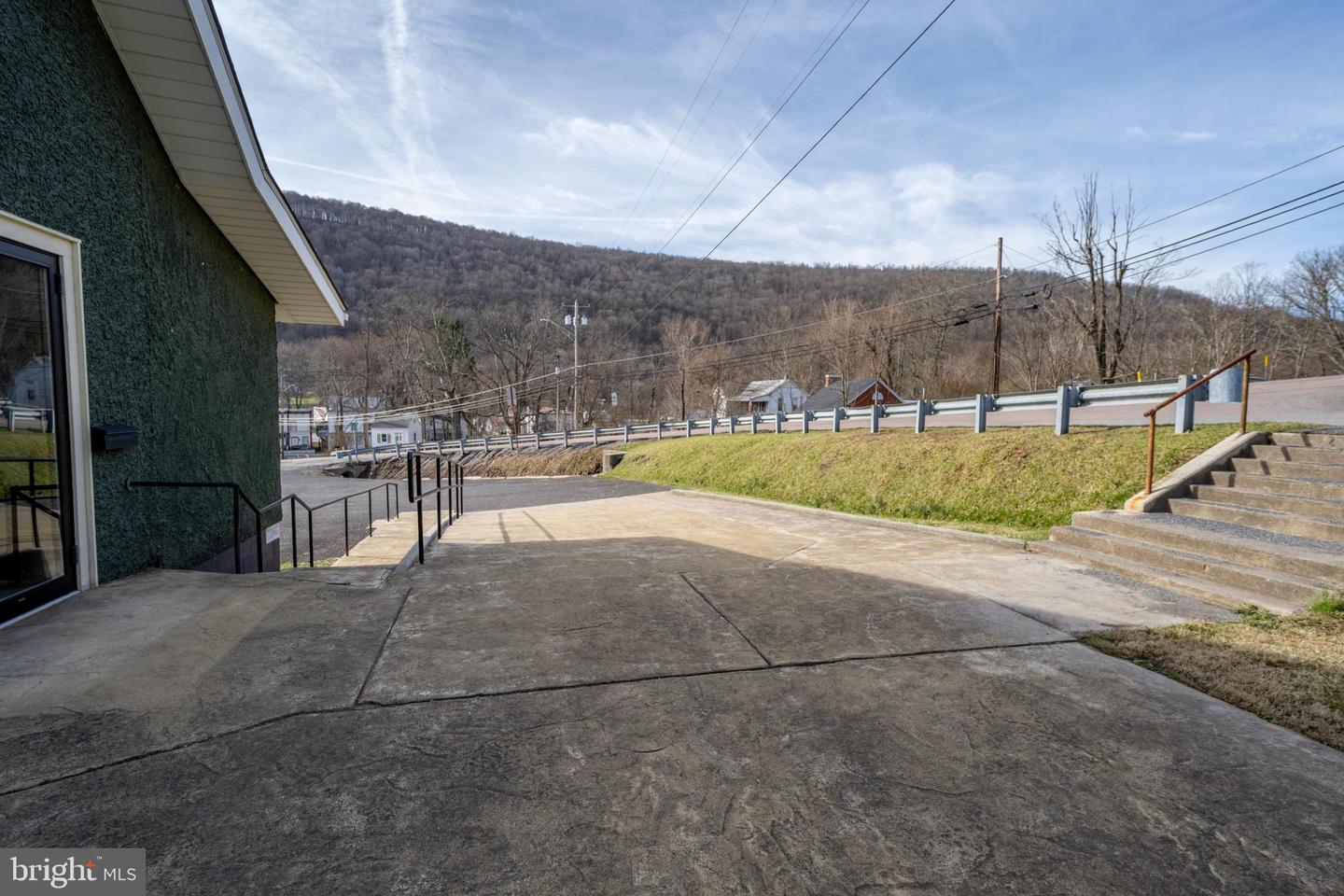 931 State St Property Photo 7