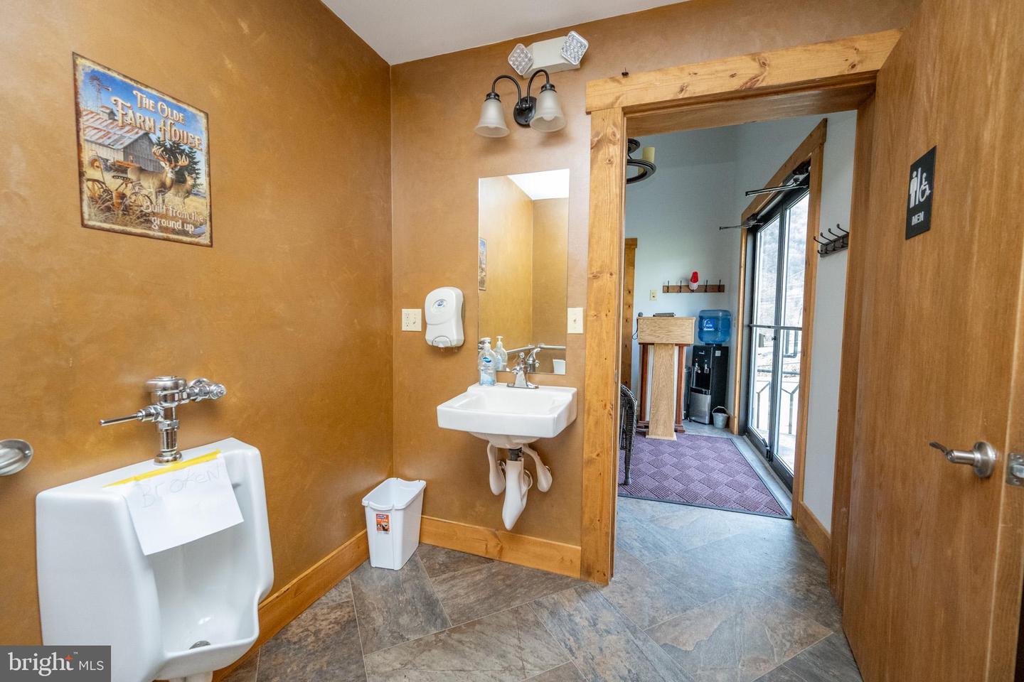 931 State St Property Photo 10