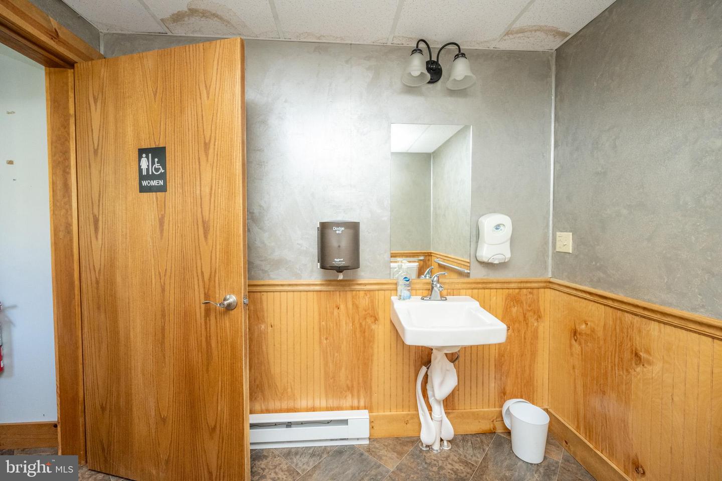 931 State St Property Photo 13