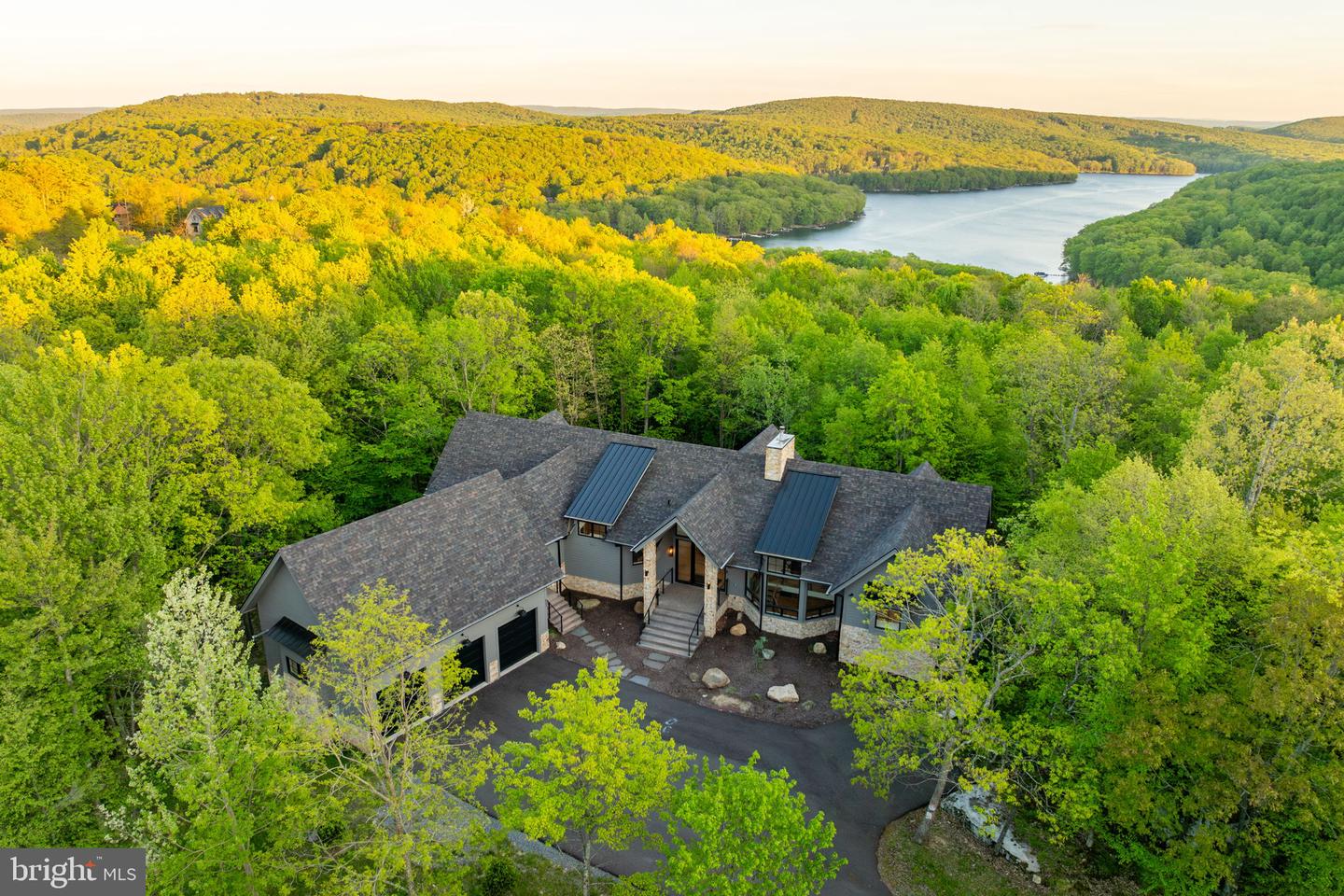 422 Mountaintop Rd Property Photo 1