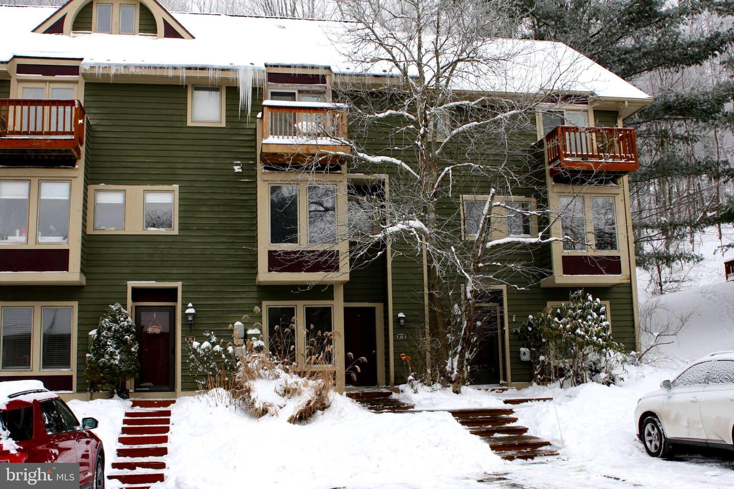 18 Winding Way #18d Property Photo 7
