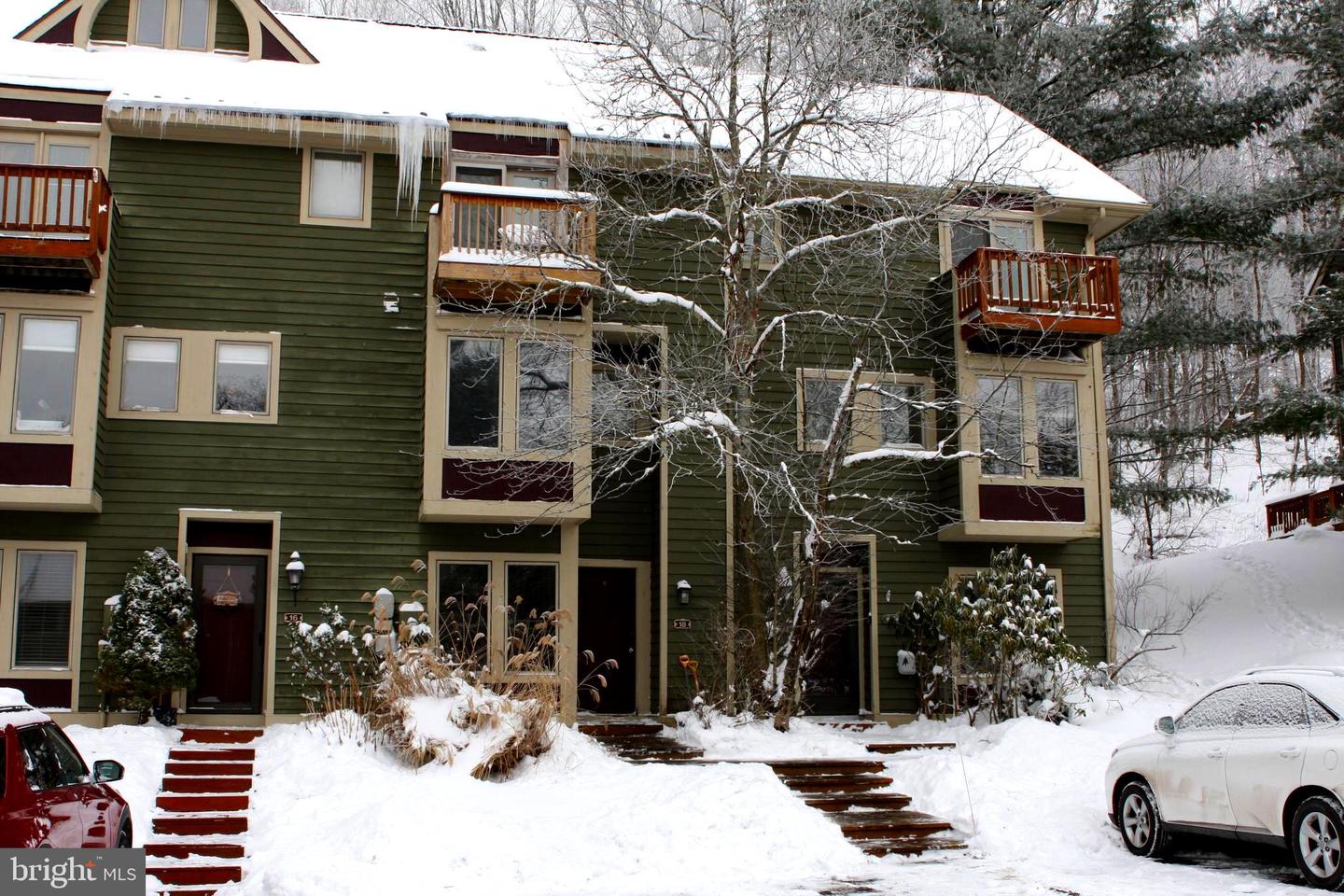 18 Winding Way #18d Property Photo 9