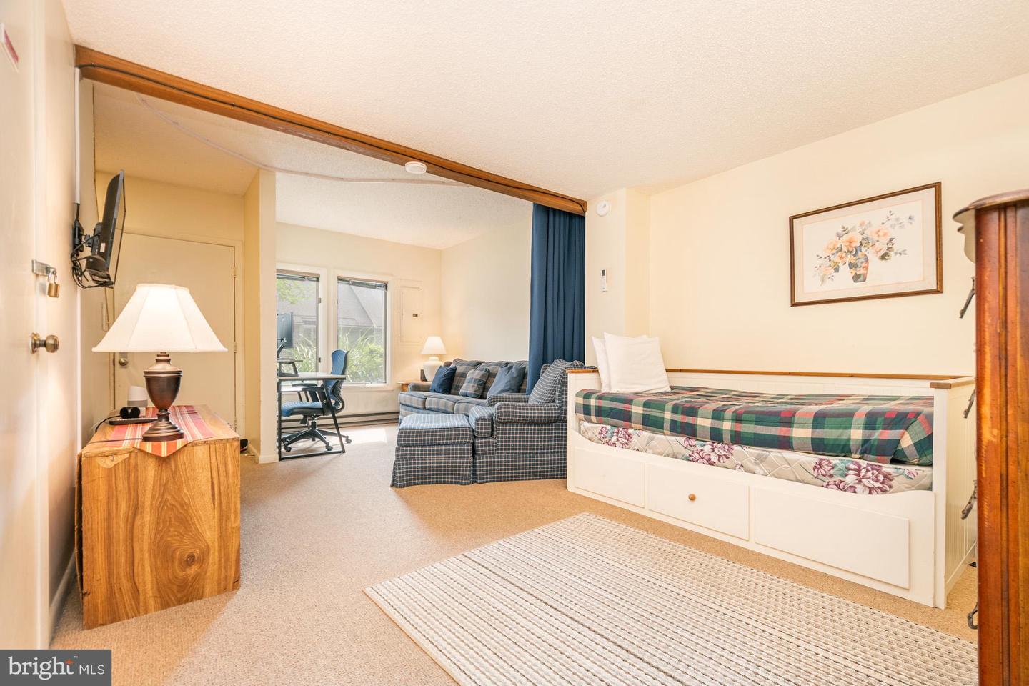 18 Winding Way #18d Property Photo 25