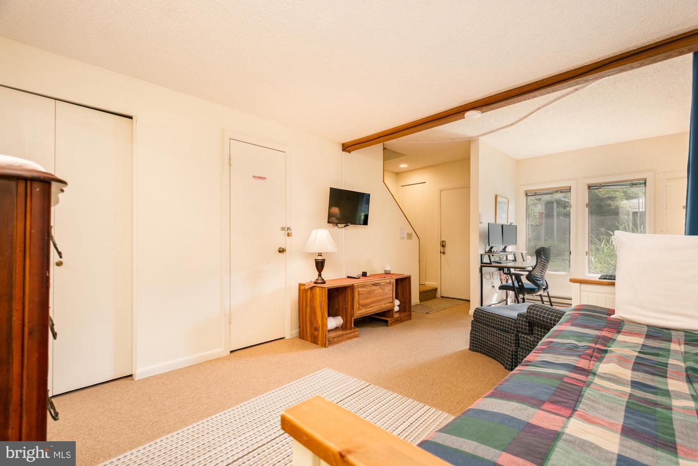 18 Winding Way #18d Property Photo 26
