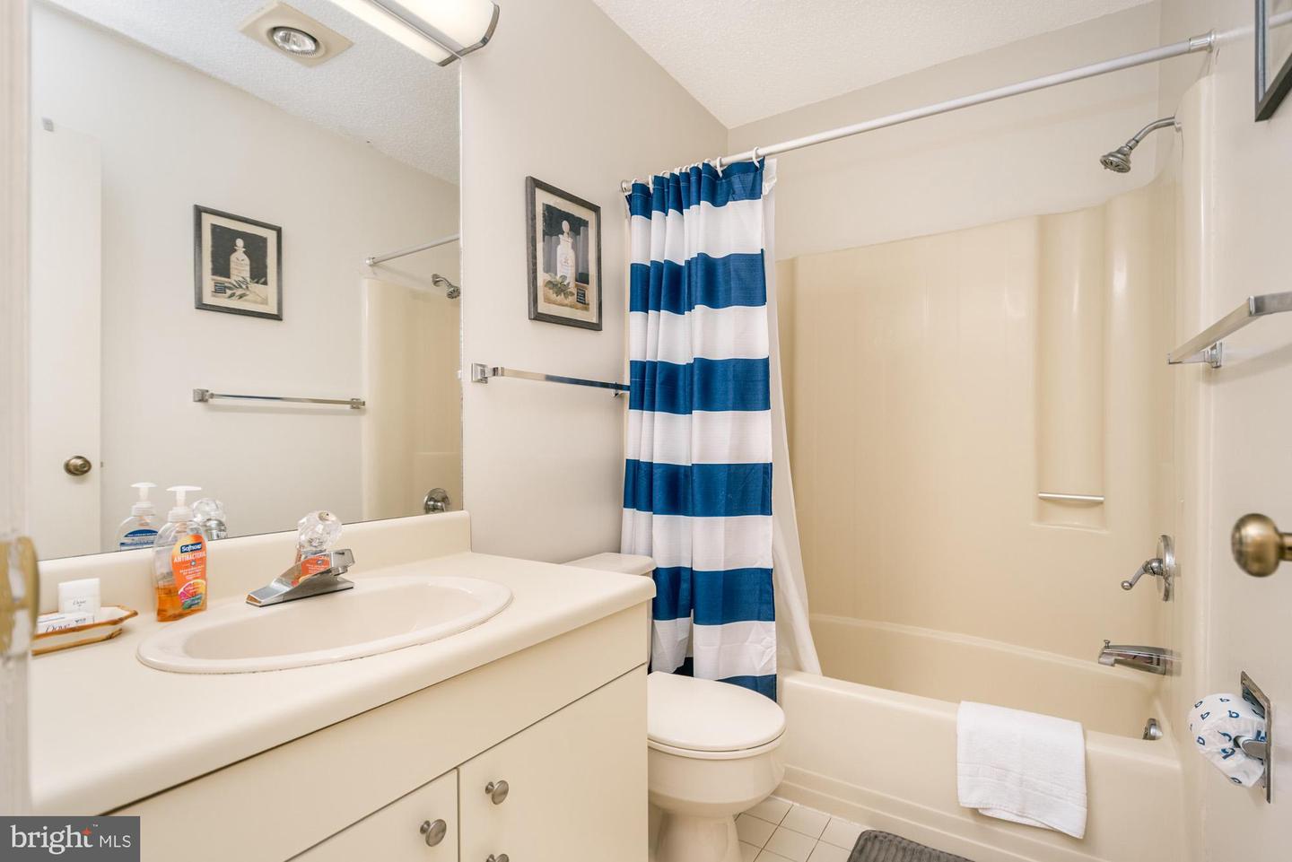 18 Winding Way #18d Property Photo 37