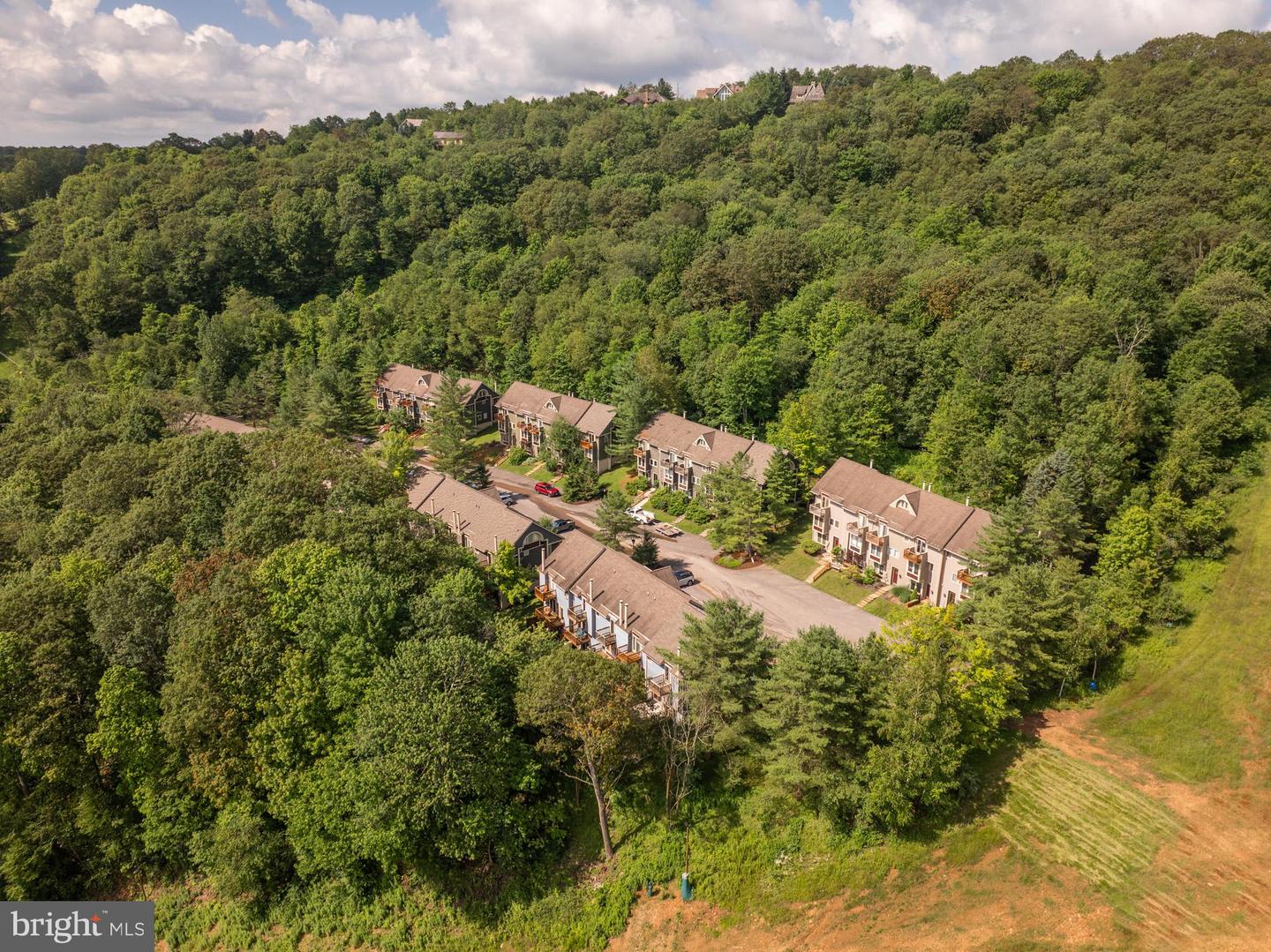 18 Winding Way #18d Property Photo 42