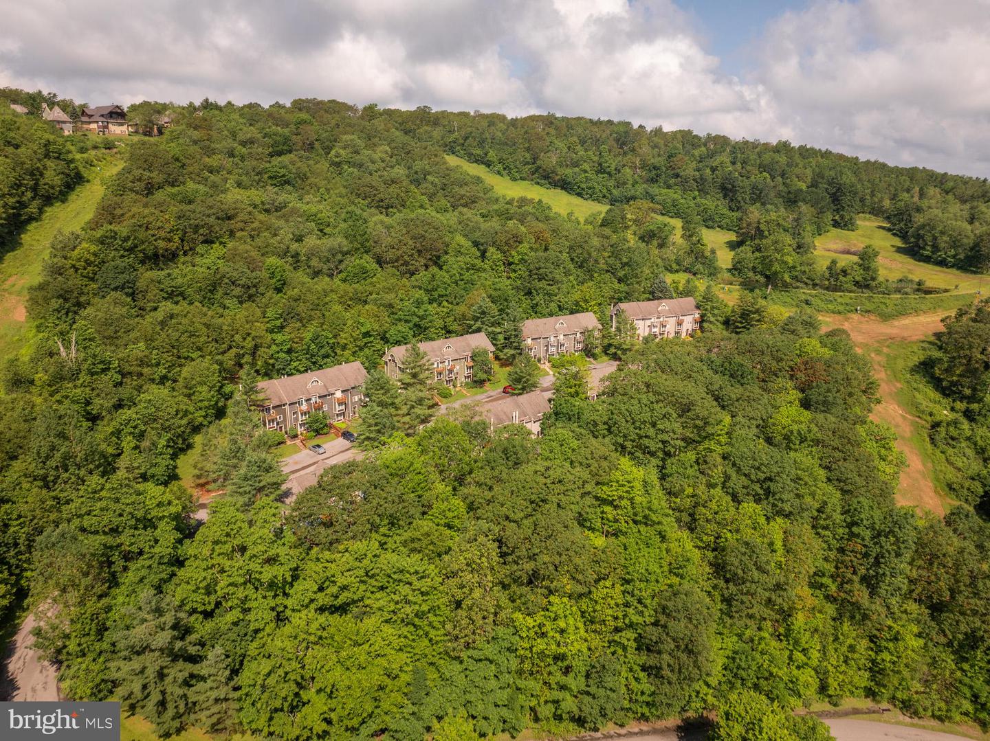 18 Winding Way #18d Property Photo 43