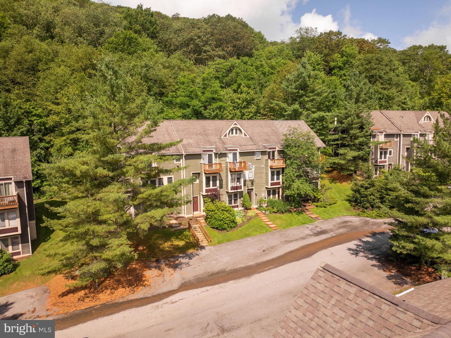 18 Winding Way #18d Property Photo 45