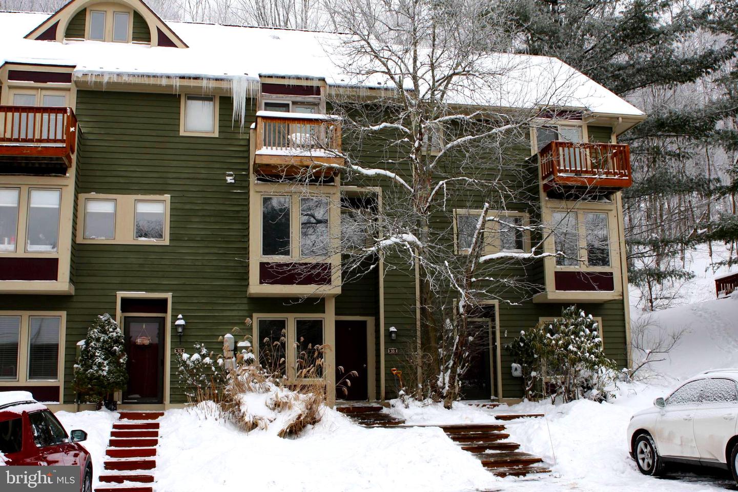 18 Winding Way #18d Property Photo 48
