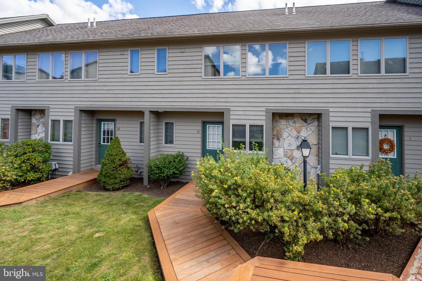 257 MARSH HILL RD #37 Property Photo 1