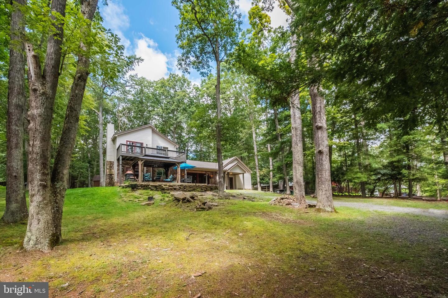 495 White Oak Dr Property Photo 4