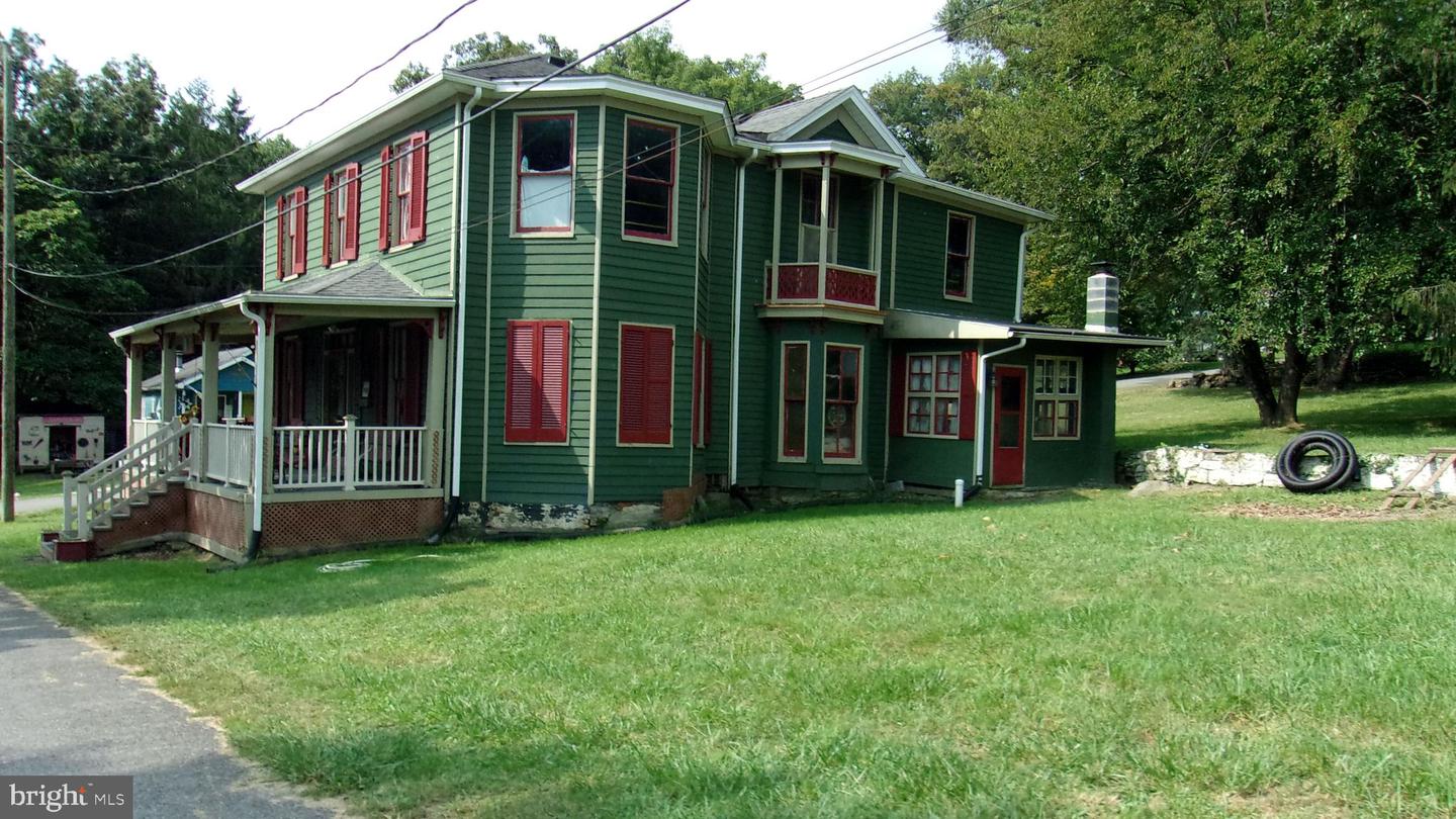 108 Knight St Property Photo 4