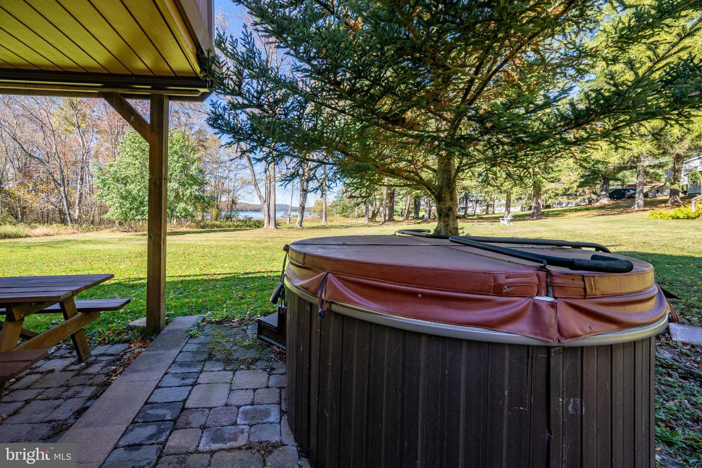 32 Hazelhurst Ln Property Photo 7