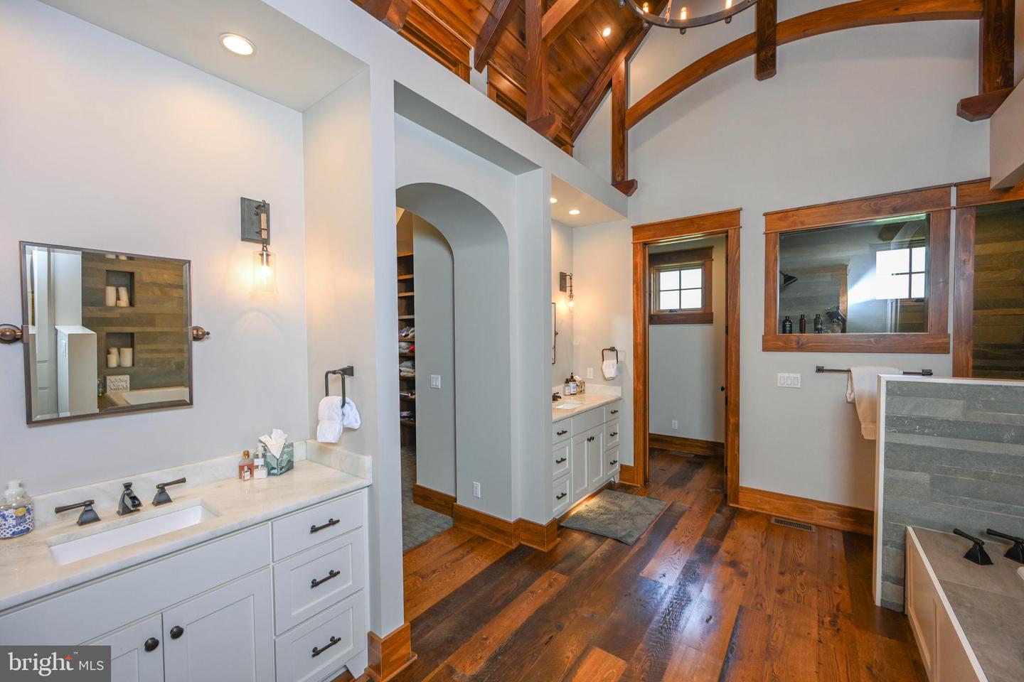 47 Holy Cross Property Photo 25