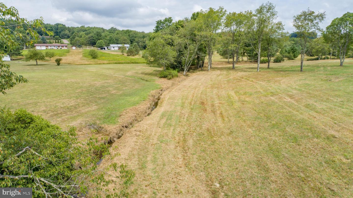 Memorial Dr Property Photo 23
