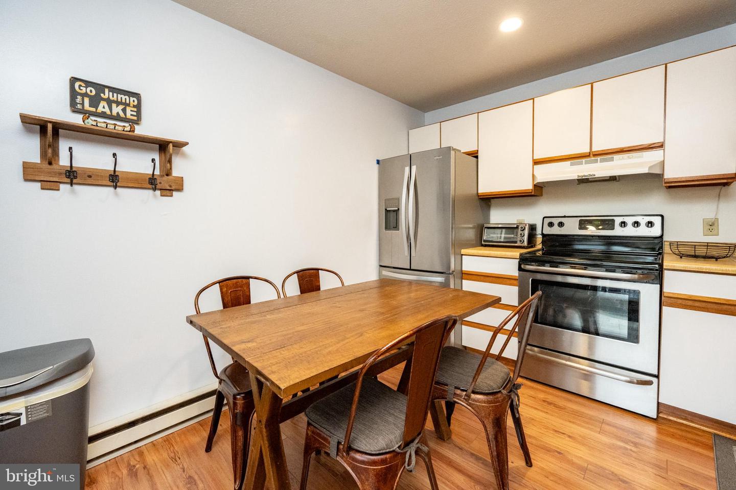 181 Jeffrey Ln #23a Property Photo 6