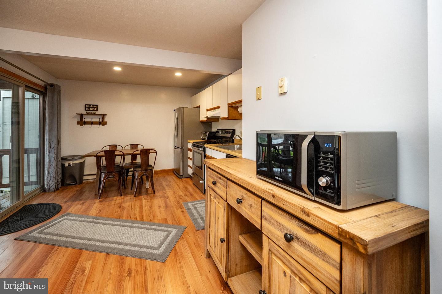181 Jeffrey Ln #23a Property Photo 8