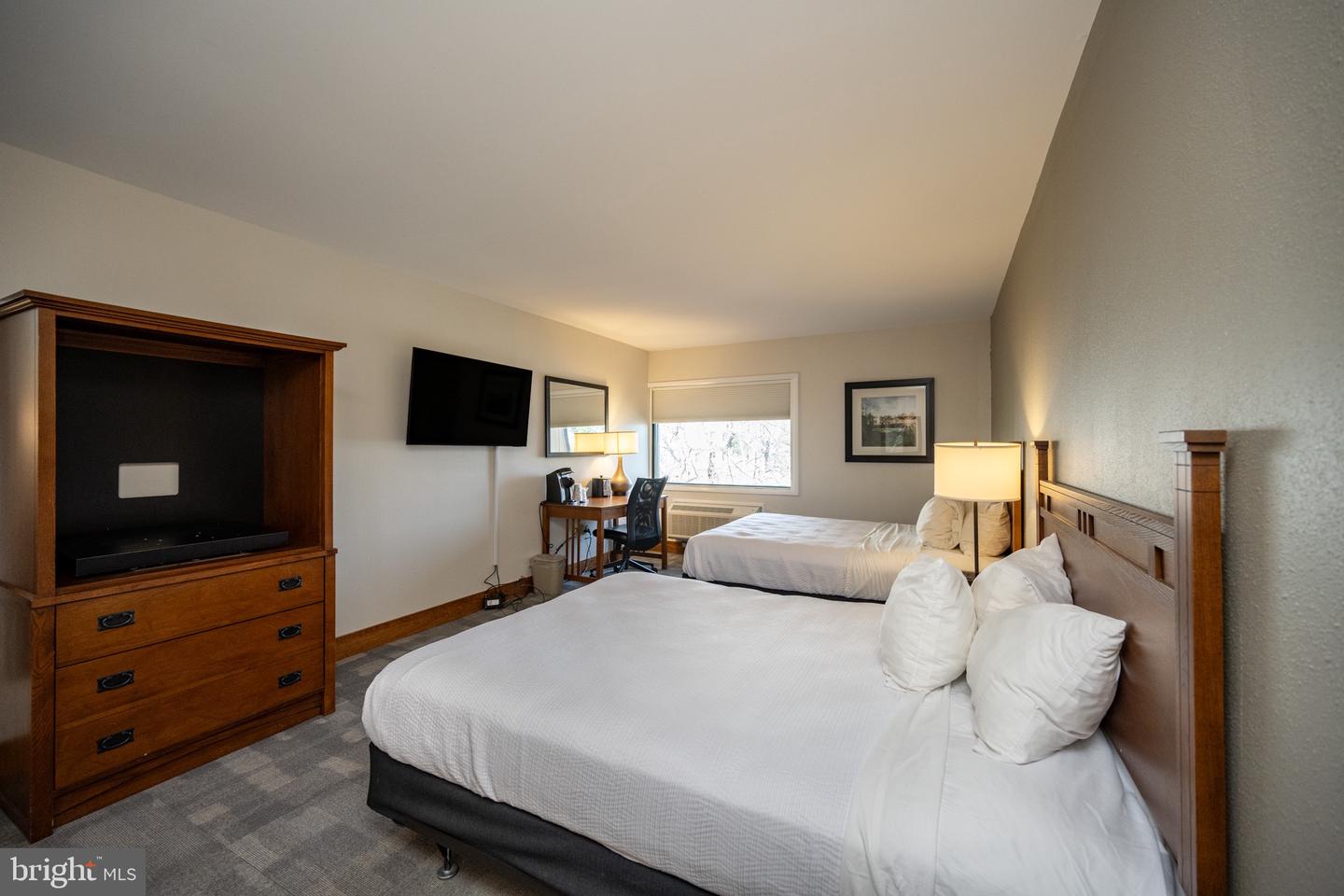 290 Marsh Hill Rd #319c Property Photo 4