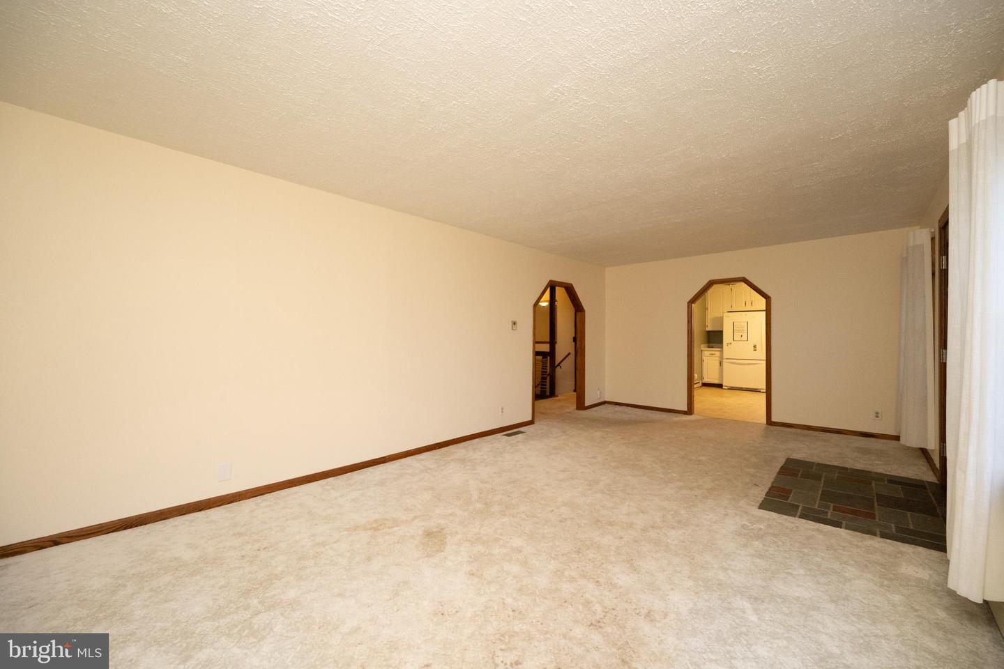 1021 E High St Property Photo 14